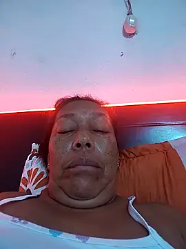 Naomi-Mature online show from 27, 4, 2026