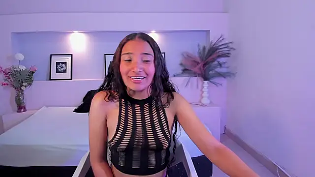 Snapshot of BellaSky4 chatting on 3, 10, 2025 BellaSky4 online show from 3, 10, 2025