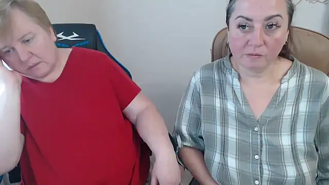 Snapshot of Bertie_Adeline chatting on 28, 10, 2025 Bertie Adeline online show from 28, 10, 2025