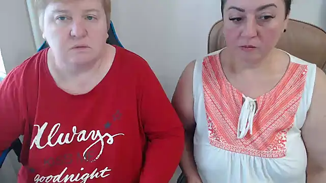 Snapshot of Bertie_Adeline chatting on 29, 10, 2025 Bertie Adeline online show from 29, 10, 2025