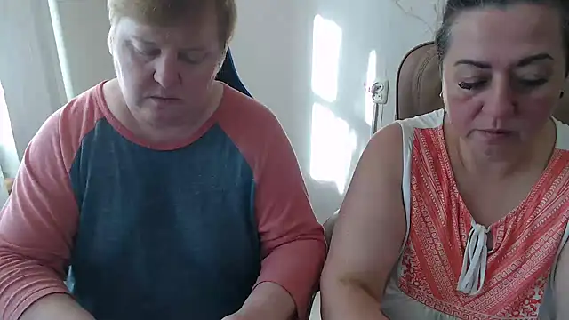 Snapshot of Bertie_Adeline chatting on 30, 10, 2025 Bertie Adeline online show from 30, 10, 2025
