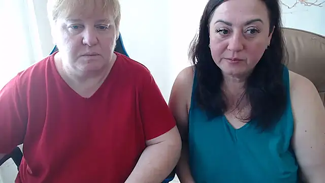 Snapshot of Bertie_Adeline chatting on 31, 10, 2025 Bertie Adeline online show from 31, 10, 2025