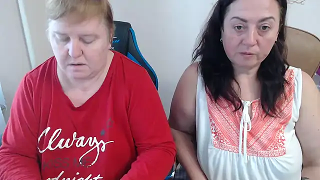 Snapshot of Bertie_Adeline chatting on 12, 11, 2025 Bertie Adeline online show from 12, 11, 2025