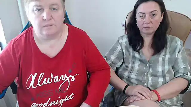 Snapshot of Bertie_Adeline chatting on 13, 11, 2025 Bertie Adeline online show from 13, 11, 2025