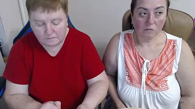 Snapshot of Bertie_Adeline chatting on 15, 11, 2025 Bertie Adeline online show from 15, 11, 2025