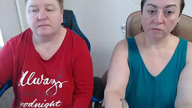 Snapshot of Bertie_Adeline chatting on 16, 11, 2025 Bertie Adeline online show from 16, 11, 2025