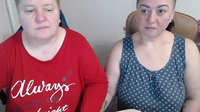 Snapshot of Bertie_Adeline chatting on 22, 11, 2025 Bertie Adeline online show from 22, 11, 2025