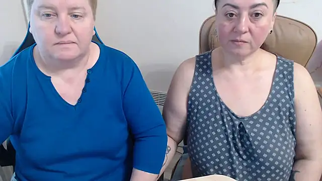 Snapshot of Bertie_Adeline chatting on 23, 11, 2025 Bertie Adeline online show from 23, 11, 2025