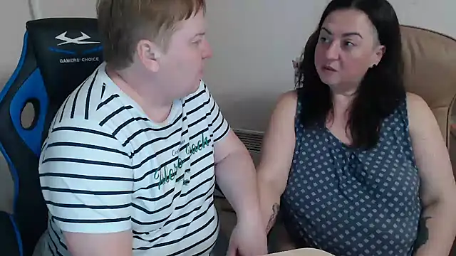 Snapshot of Bertie_Adeline chatting on 23, 11, 2025 Bertie Adeline online show from 23, 11, 2025