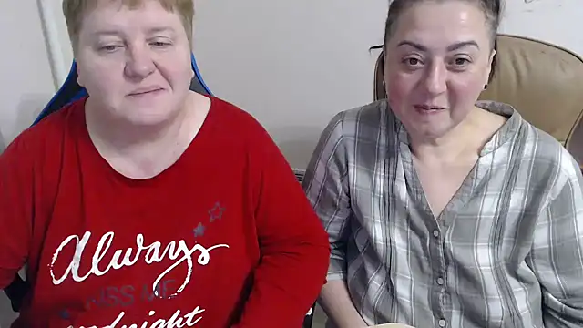 Snapshot of Bertie_Adeline chatting on 25, 11, 2025 Bertie Adeline online show from 25, 11, 2025