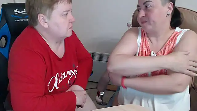Snapshot of Bertie_Adeline chatting on 27, 11, 2025 Bertie Adeline online show from 27, 11, 2025