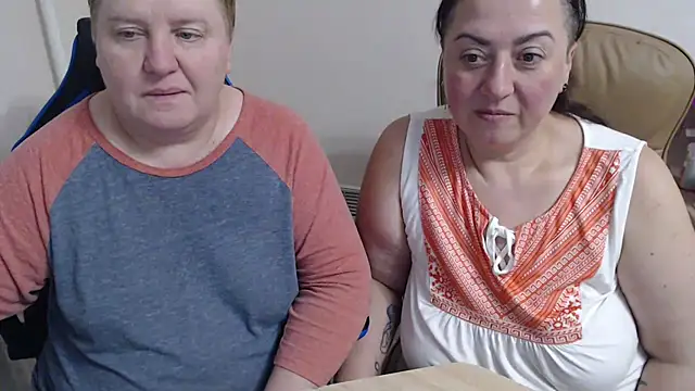 Snapshot of Bertie_Adeline chatting on 28, 11, 2025 Bertie Adeline online show from 28, 11, 2025