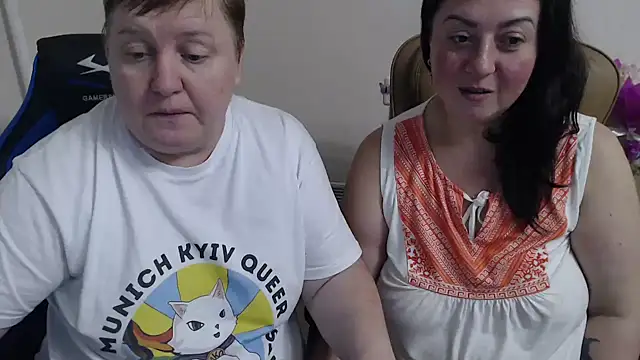 Snapshot of Bertie_Adeline chatting on 13, 12, 2025 Bertie Adeline online show from 13, 12, 2025