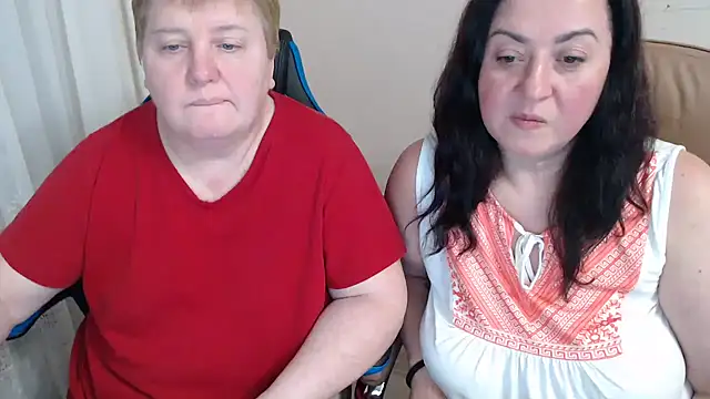 Snapshot of Bertie_Adeline chatting on 18, 12, 2025 Bertie Adeline online show from 18, 12, 2025