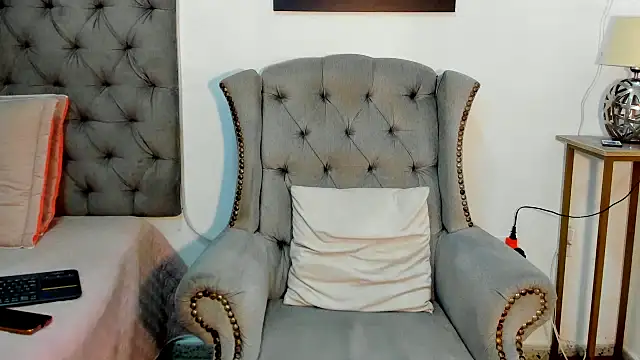 nahiroby ebony online show from 2, 10, 2025