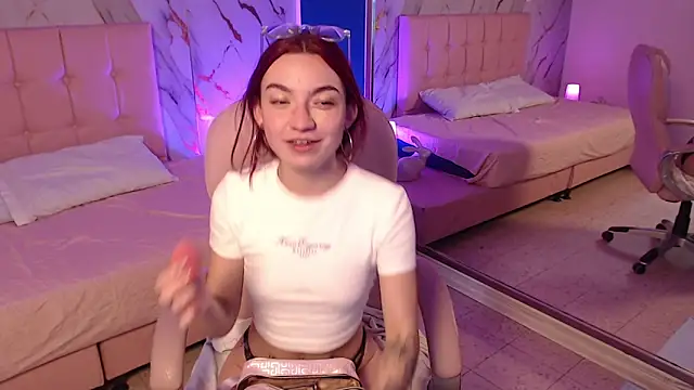 Red kytty6 online show from 3, 2, 2026