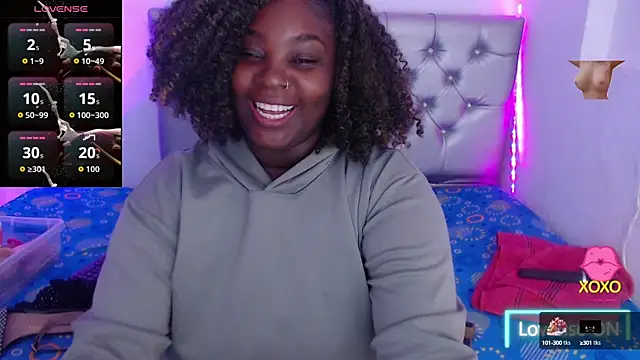 Snapshot of ebony_NeighborMoans chatting on 8, 10, 2025 ebony NeighborMoans online show from 8, 10, 2025