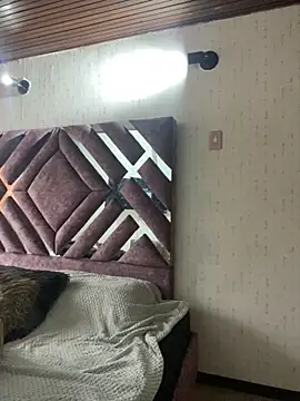 KloePink  online show from 14, 11, 2025