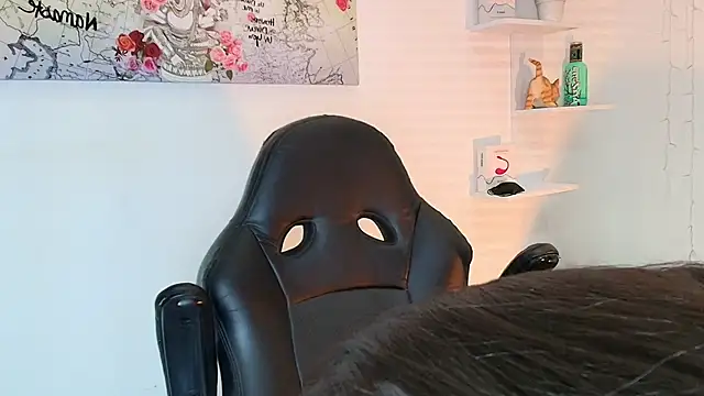 jennifer Scot online show from 3, 12, 2025