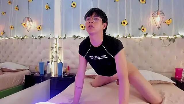 AleAurarashi online show from 8, 10, 2025