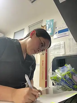 Snapshot of marianm29 chatting on 6, 1, 2026 marianm29 online show from 6, 1, 2026