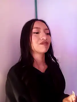 Snapshot of Luna_Moo_ chatting on 4, 11, 2025 Luna Moo online show from 4, 11, 2025