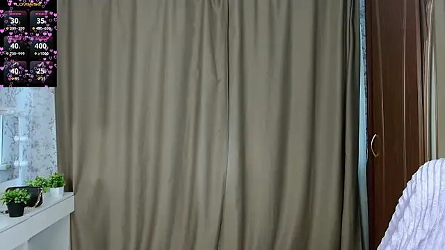 juicegirl3408 online show from 10, 9, 2025