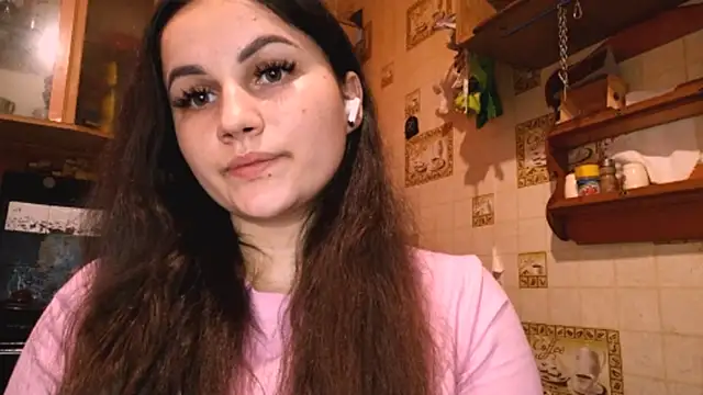 DierdreCousineau online show from 20, 11, 2025