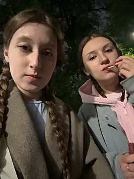 Snapshot of FroggyAnna chatting on 6, 10, 2025 FroggyAnna online show from 6, 10, 2025