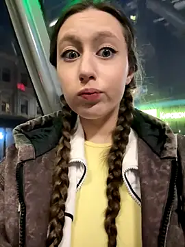 Snapshot of FroggyAnna chatting on 3, 11, 2025 FroggyAnna online show from 3, 11, 2025