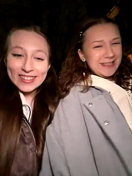 Snapshot of FroggyAnna chatting on 6, 11, 2025 FroggyAnna online show from 6, 11, 2025