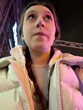 Snapshot of FroggyAnna chatting on 20, 11, 2025 FroggyAnna online show from 20, 11, 2025