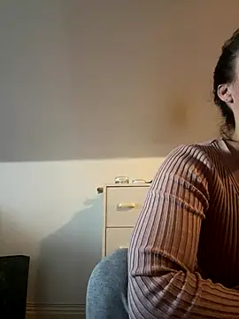 Snapshot of TheNaturalistX chatting on 17, 11, 2025 TheNaturalistX online show from 17, 11, 2025