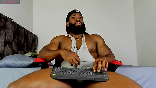 Snapshot of james_musclebbc chatting on 30, 4, 2026 james musclebbc online show from 30, 4, 2026