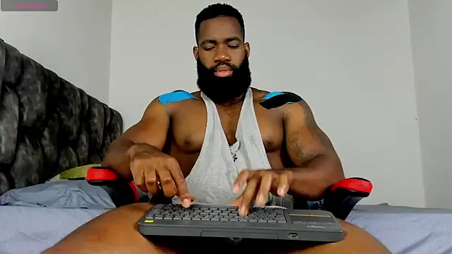 Snapshot of james_musclebbc chatting on 5, 6, 2026 james musclebbc online show from 5, 6, 2026