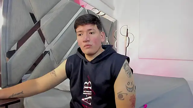 ZoeandEthan online show from 11, 10, 2025