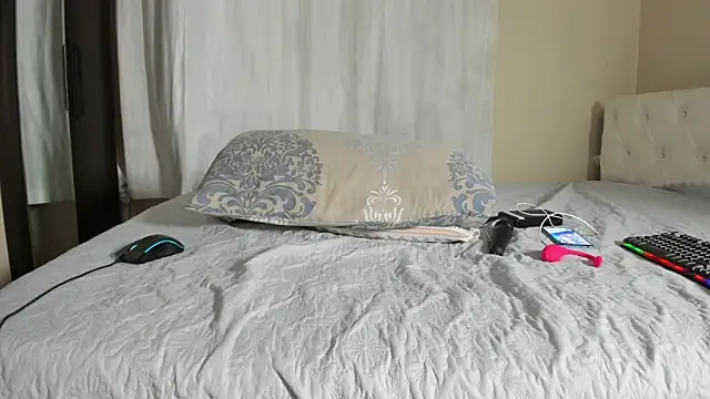 Snapshot of twinwoke12 chatting on 17, 6, 2026 twinwoke12 online show from 17, 6, 2026