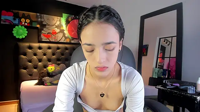 miIa bratz online show from 25, 4, 2026