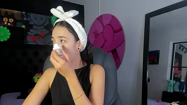 miIa bratz online show from 27, 4, 2026