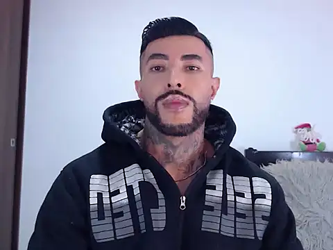 andrea de lucaa online show from 4, 12, 2025