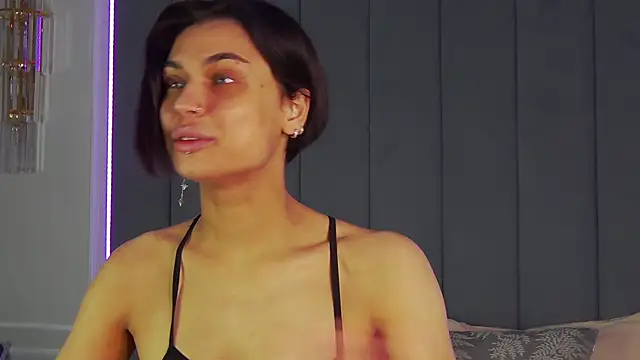 Snapshot of VioletAsh chatting on 4, 12, 2025 VioletAsh online show from 4, 12, 2025