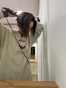 Snapshot of VioletAsh chatting on 19, 1, 2026 VioletAsh online show from 19, 1, 2026