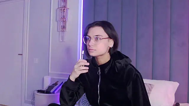 Snapshot of VioletAsh chatting on 8, 2, 2026 VioletAsh online show from 8, 2, 2026