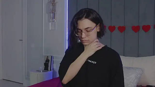 Snapshot of VioletAsh chatting on 12, 3, 2026 VioletAsh online show from 12, 3, 2026