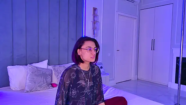 VioletAsh online show from 9, 6, 2026