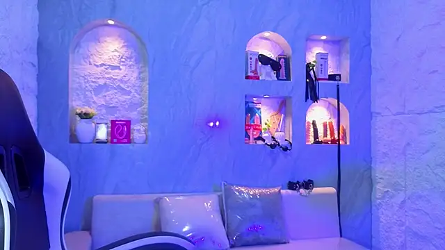 Sophia tf online show from 15, 3, 2026