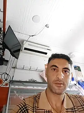 Snapshot of mahdiDido chatting on 19, 10, 2025 mahdiDido online show from 19, 10, 2025