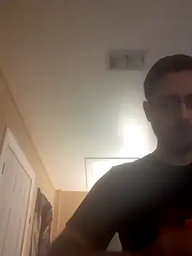 Snapshot of Gearsuit chatting on 11, 10, 2025 Gearsuit online show from 11, 10, 2025