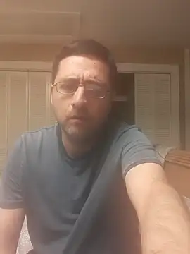 Snapshot of Gearsuit chatting on 4, 3, 2026 Gearsuit online show from 4, 3, 2026