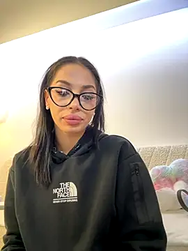 Bella Vixen  online show from 13, 10, 2025